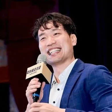 Jacky 主持人照片 - 走在閱讀路上讀書會